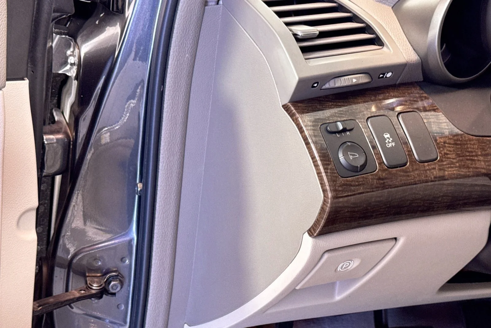 Used 2012 White Acura Tech Pkg image 10