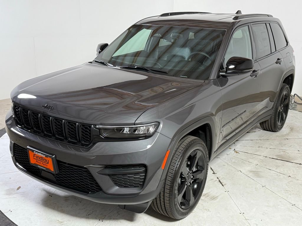 New 2025 Baltic Gray Metallic Clear-Coat Exterior Paint Jeep Altitude X image 3
