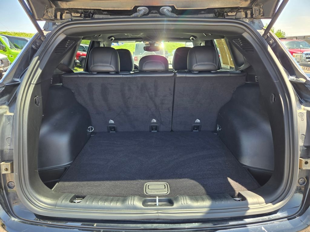 Used 2023 Black Jeep Limited image 29