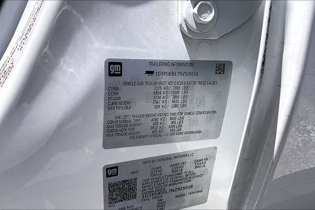 Used 2022 White GMC AT4 image 32