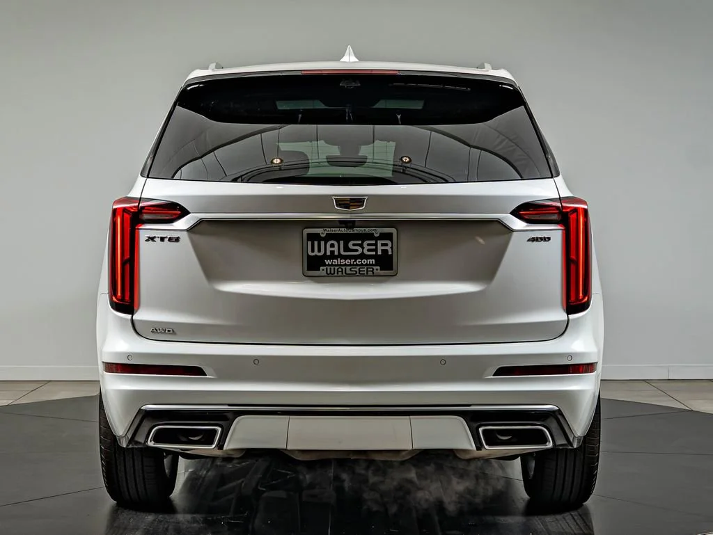 Used 2025 Crystal White Tricoat Cadillac Premium Luxury image 6
