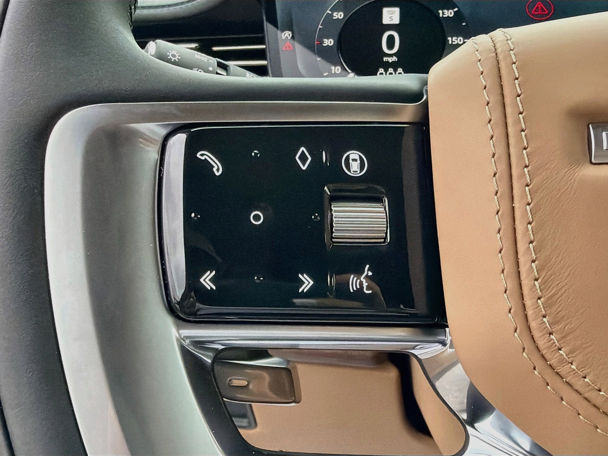 New 2027 British Racing Green LAND ROVER SE image 38