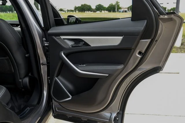 2026 Jaguar F-Pace R-Dynamic S - Photo 57
