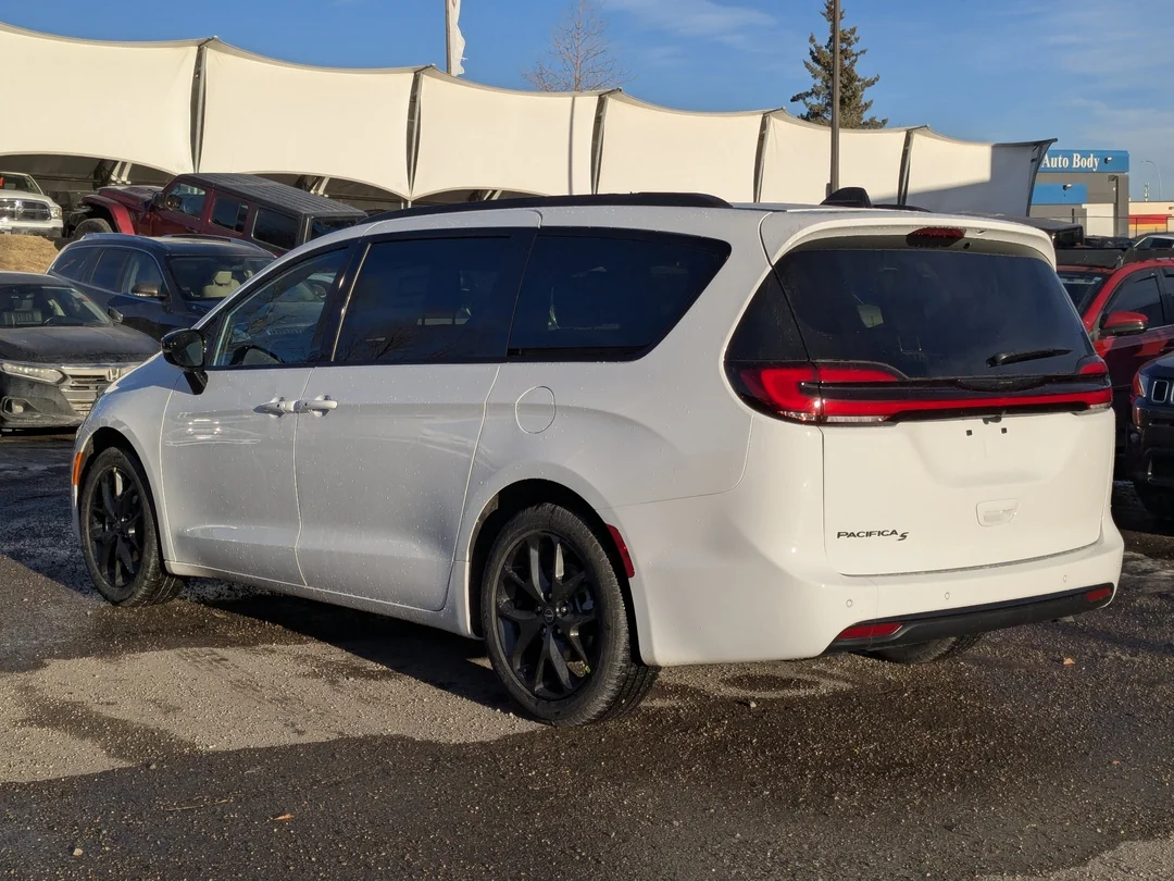 New 2026 White Chrysler Select - - FWD - Full Sunroof - S Appearance Package - 20 Foreshadow Wheels - Stow n Go & More! image 6