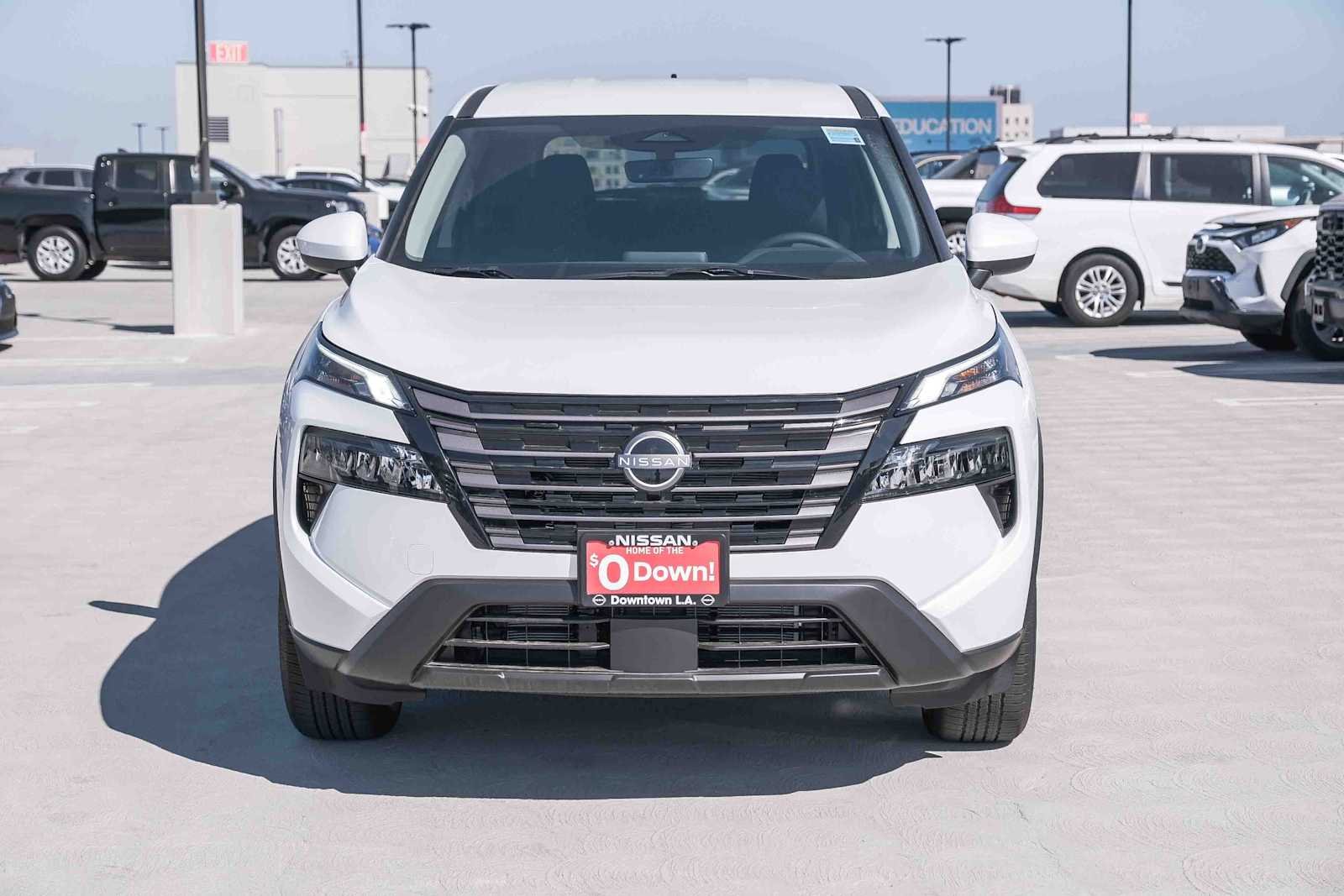 New 2026 Everest White Pearl TriCoat Nissan SV image 2