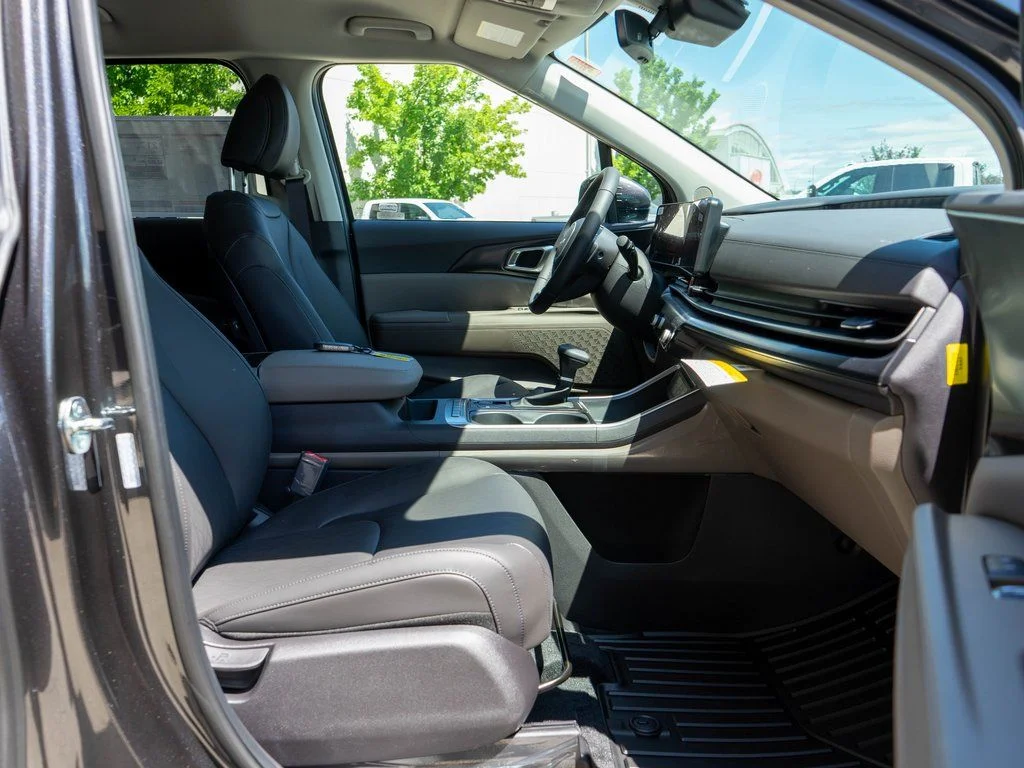 2026 Kia Carnival LXS - Photo 10