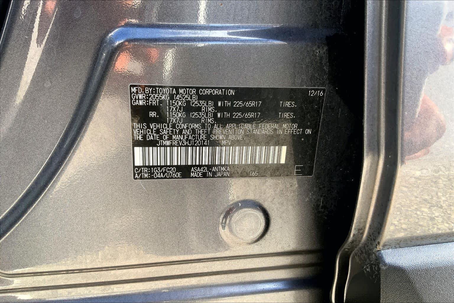 Used 2017 Magnetic Gray Metallic Toyota XLE image 36
