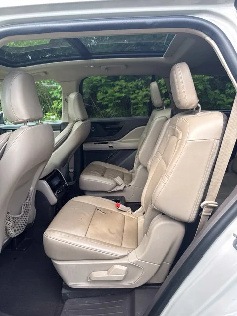 Used 2021 White Lincoln Reserve image 25