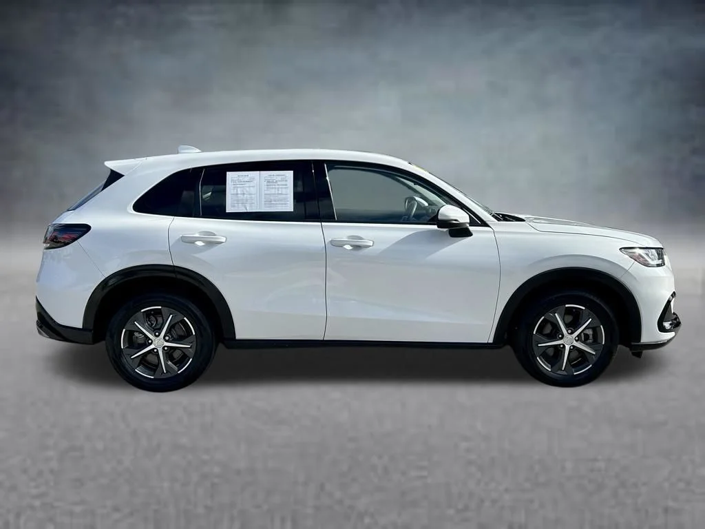 Used 2023 White Honda EX-L image 4