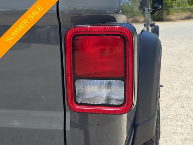 Used 2021 Gray Jeep Sport image 8