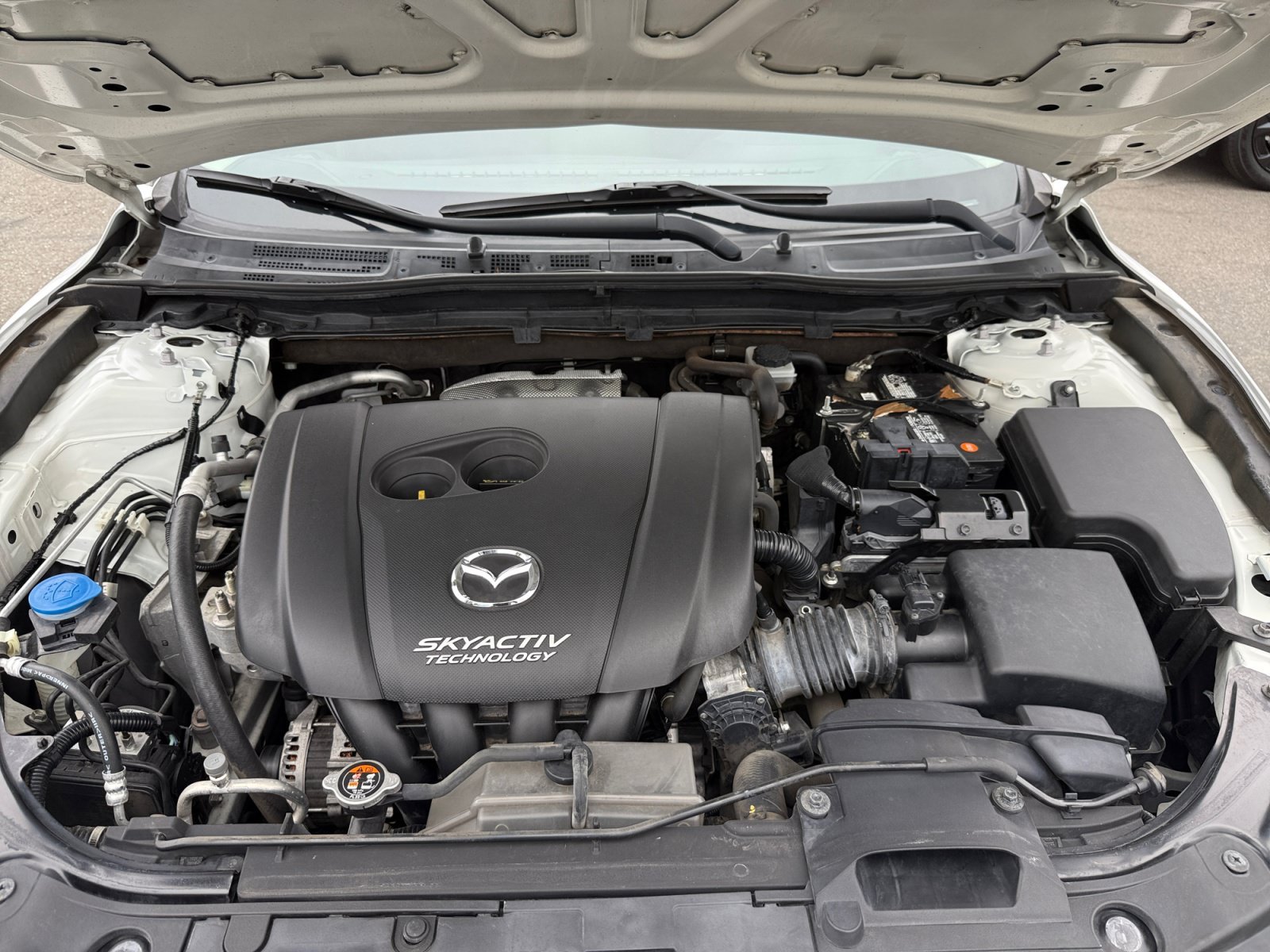 Used 2016 Snowflake White Pearl Mazda i Touring image 20