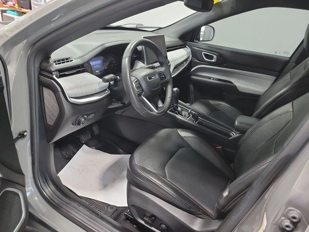 Certified Used 2023 Gray Jeep Latitude Lux image 31