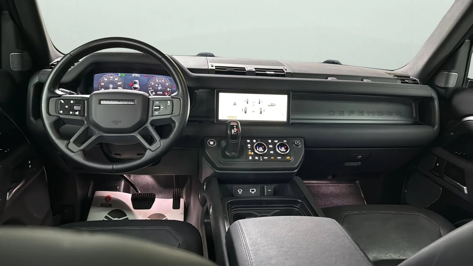 Used 2021  Land Rover X-Dynamic SE image 21