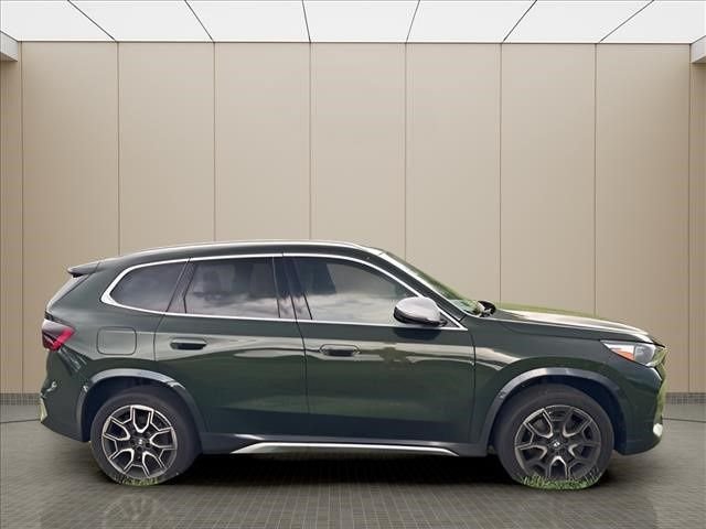 Used 2024 Green BMW xDrive28i image 16