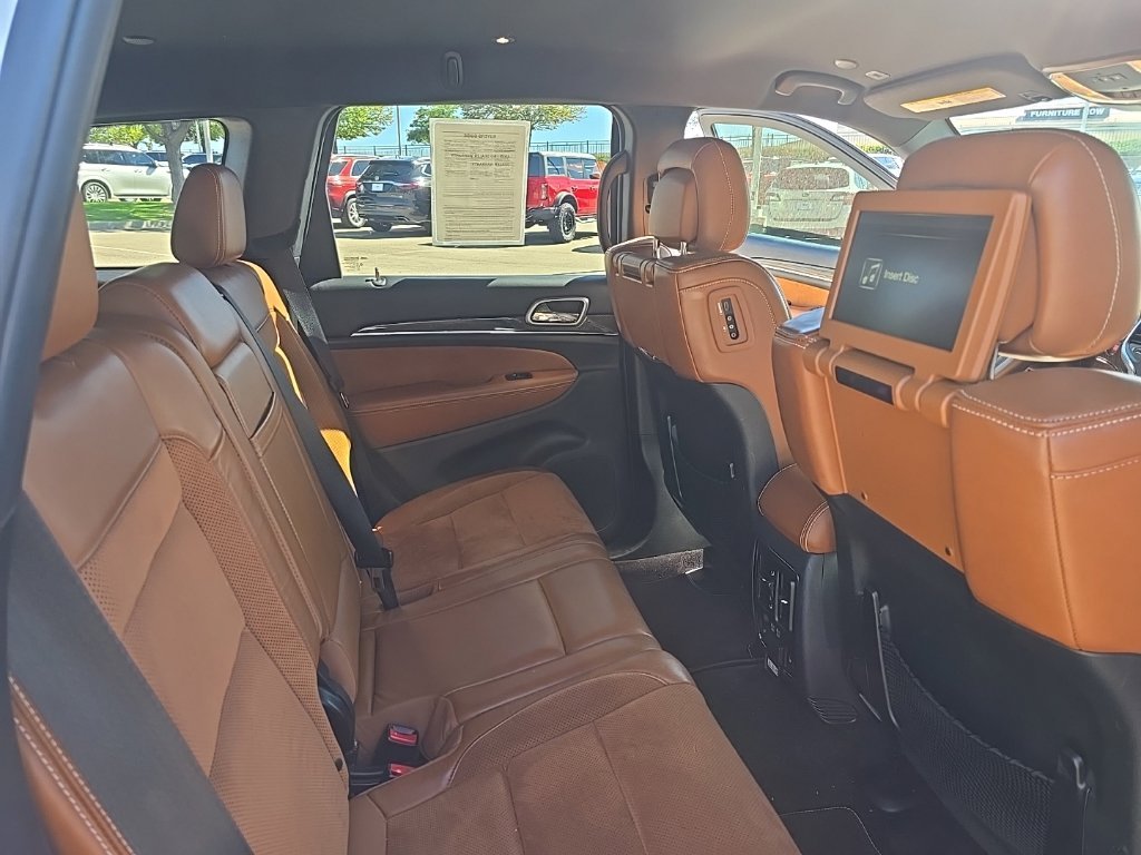Used 2017 White/off-white Jeep SRT image 12