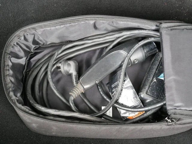 Used 2017 Silver Chrysler Premium image 19