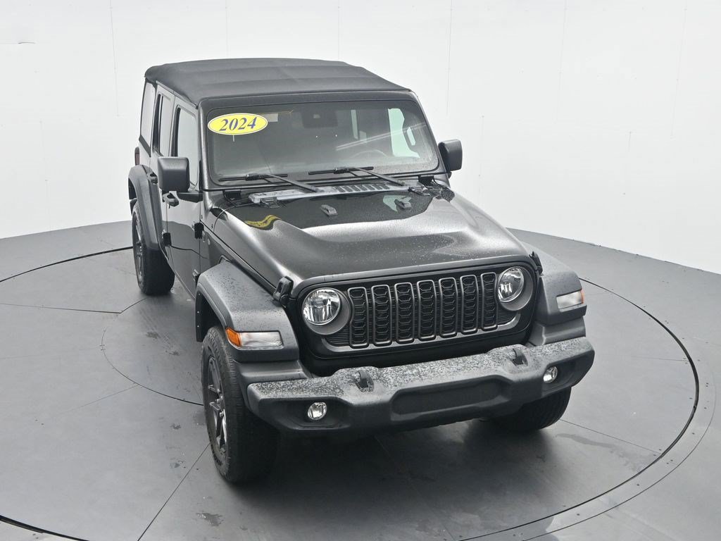 Used 2024 Black Clearcoat Jeep Sport S image 28