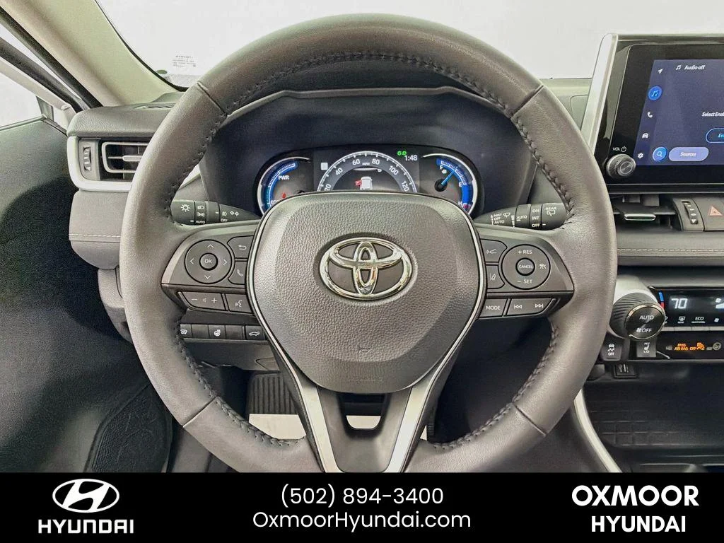 Used 2025 Wind Chill Pearl Toyota Hybrid XLE Premium image 11