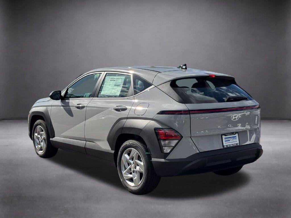New 2027 Gray Hyundai SE FWD image 4