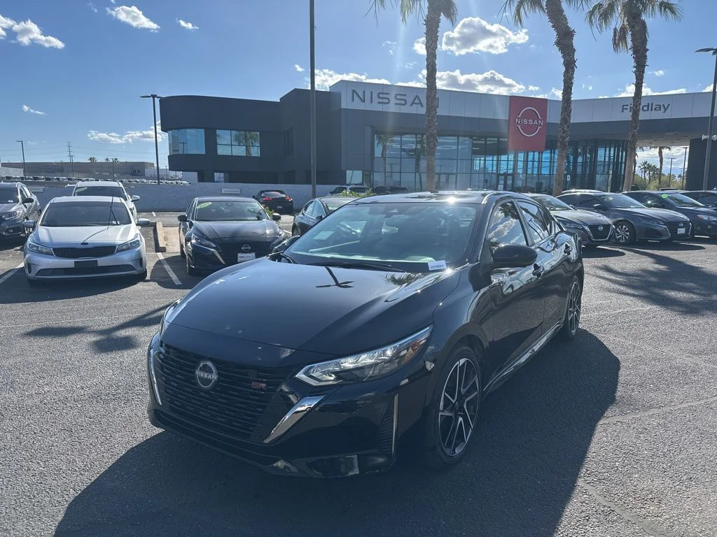 2025 Nissan Sentra SR CVT's photo