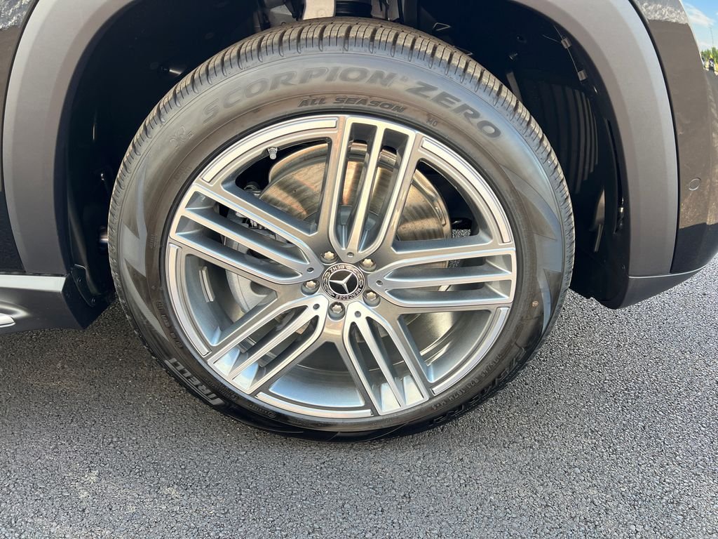 New 2026 Obsidian Black Metallic Mercedes-Benz GLS 450 image 37