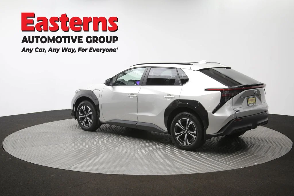 Used 2023 Silver Toyota XLE image 63