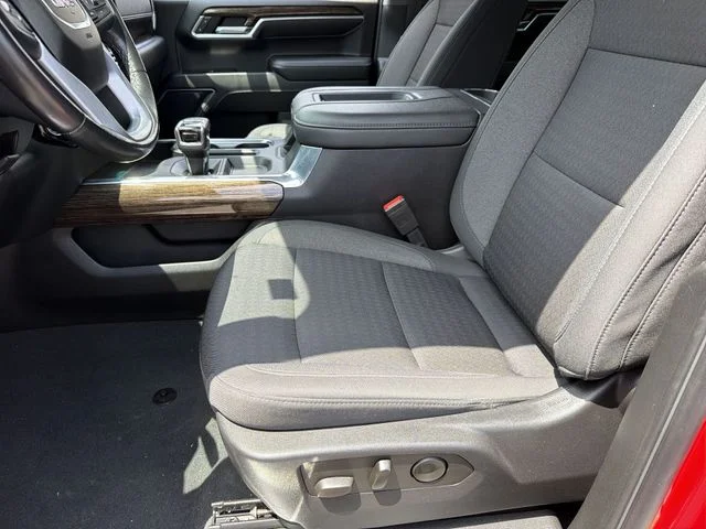 Used 2022 Red GMC Elevation image 21