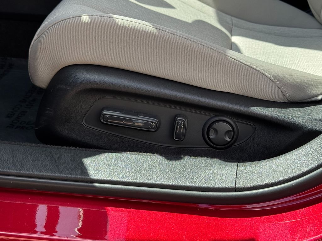 2025 Honda Accord SE - Photo 25