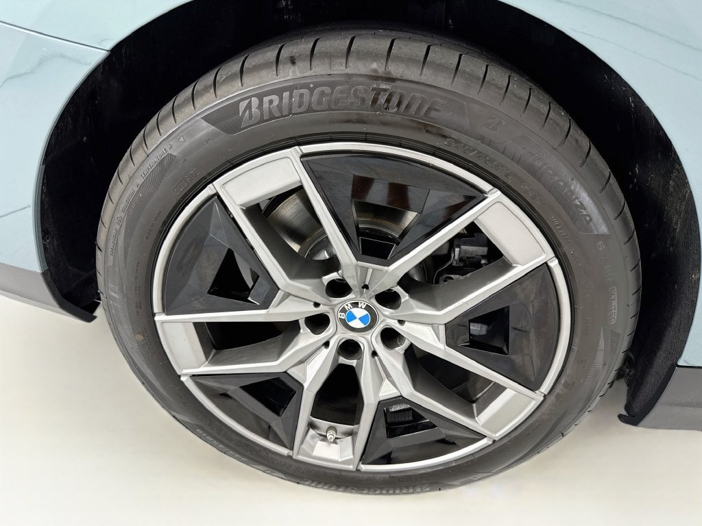 Certified Used 2026 Green Metallic BMW xDrive40 image 32