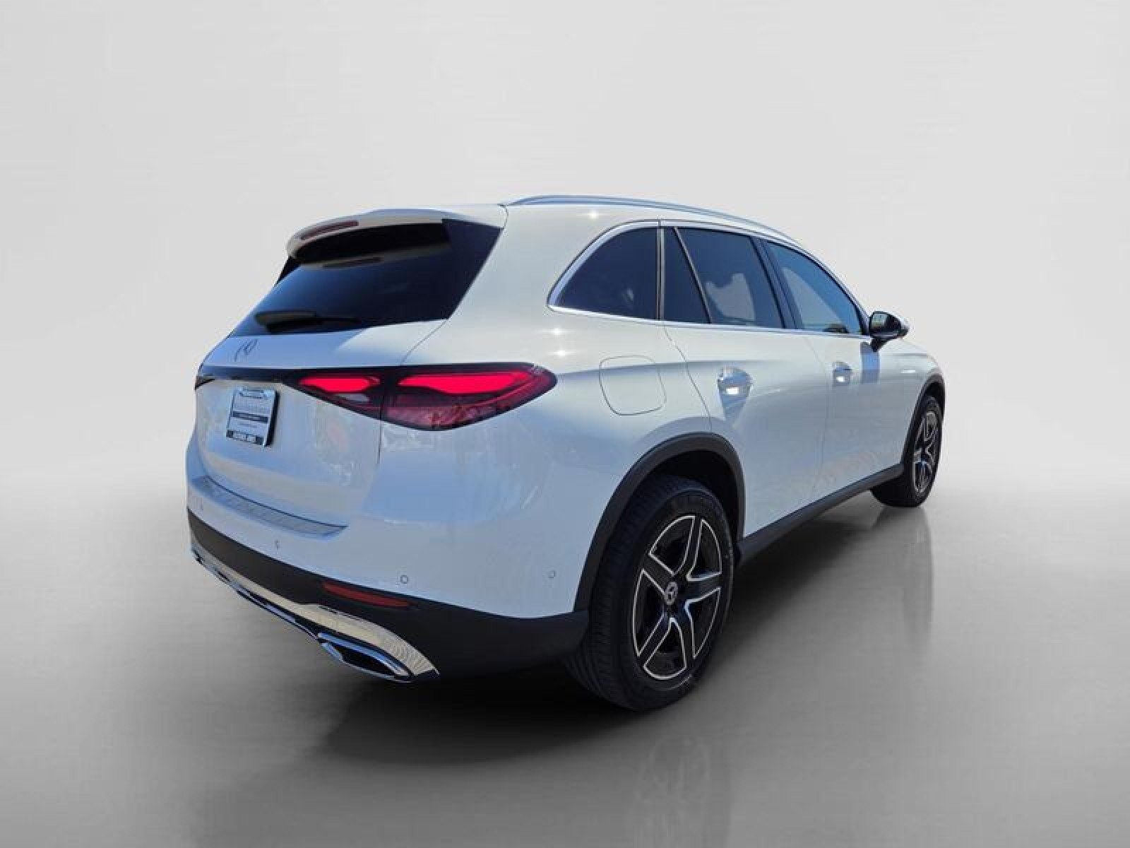 New 2027 Polar White Mercedes-Benz GLC 300 SUV image 5