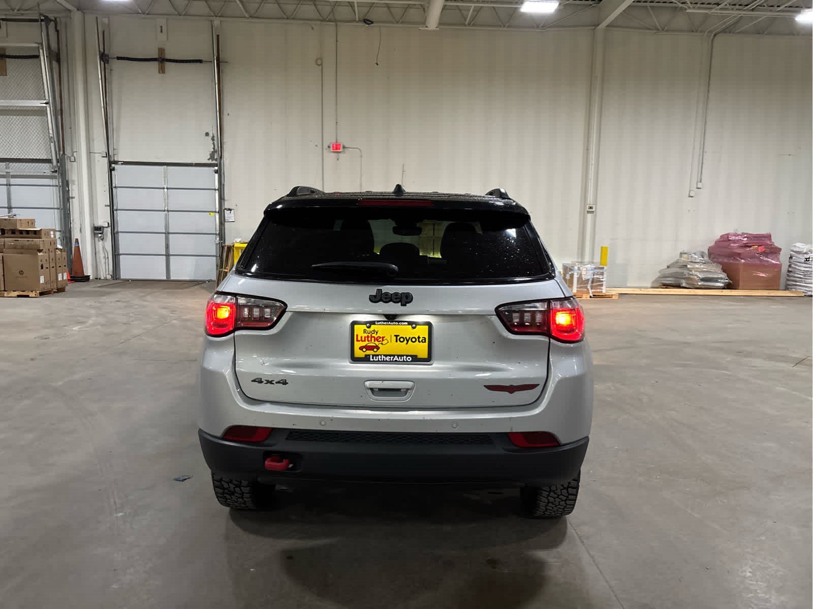 Used 2025 Silver Zynith Metallic Clearcoat Jeep Trailhawk image 4