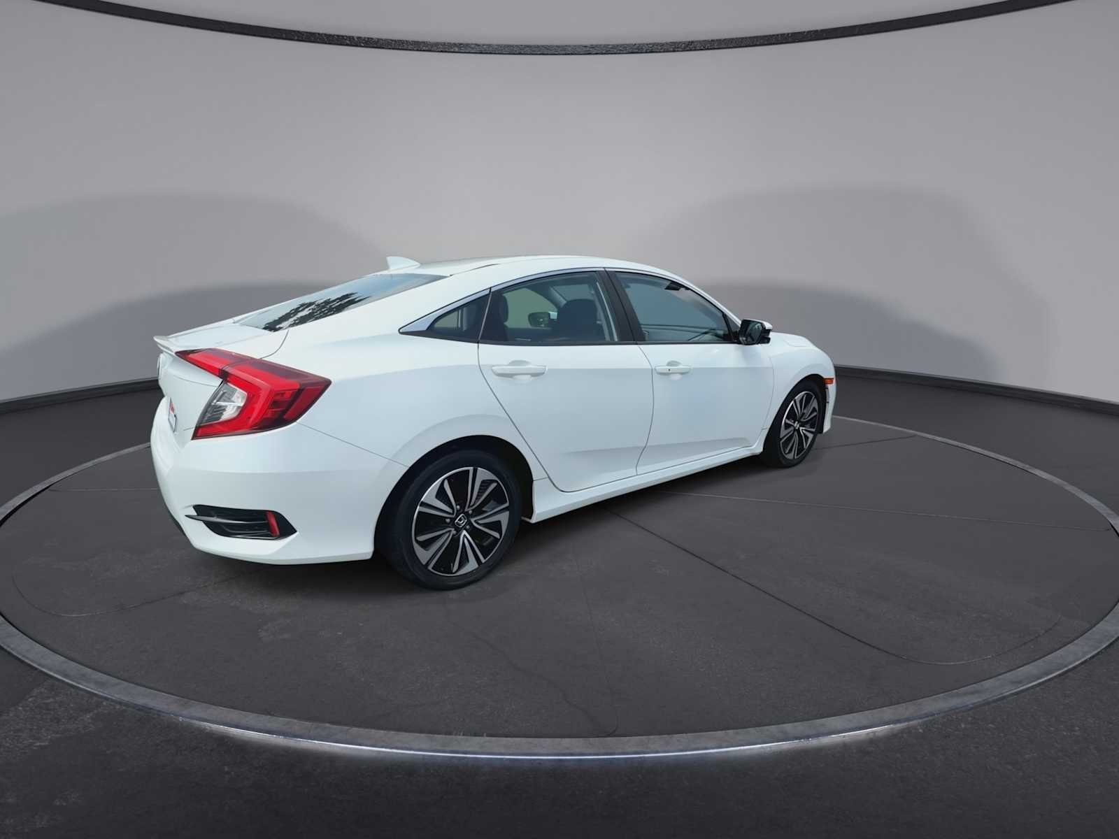 2017 Honda Civic EX-T - Photo 8