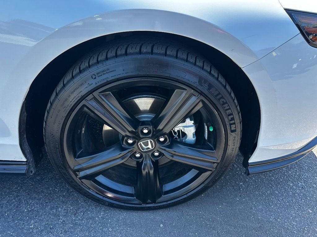 Used 2024  Honda LX image 11