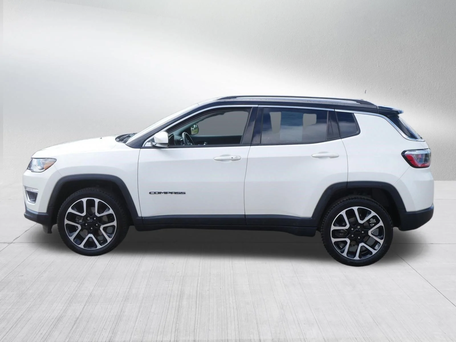 Used 2021 Pearl White Tri-Coat Jeep Limited image 4