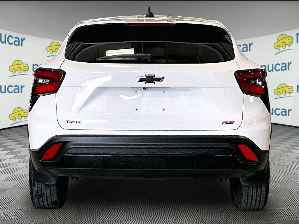Used 2024 White Chevrolet 1RS image 5