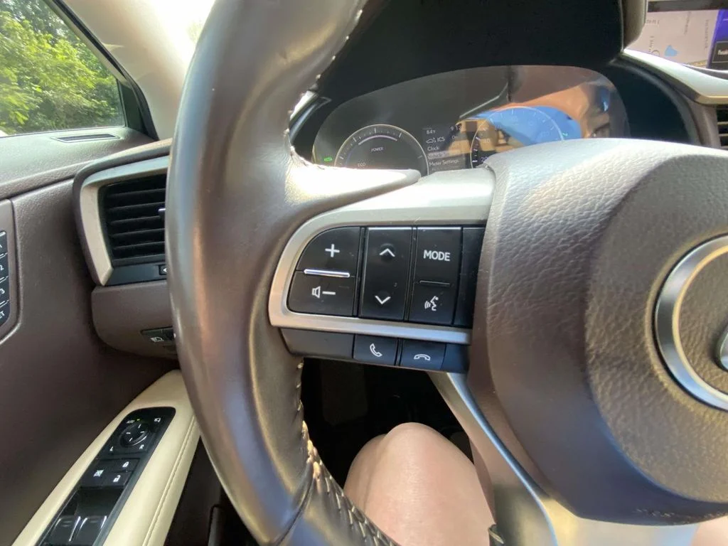 Used 2018 Obsidian Lexus Base image 21