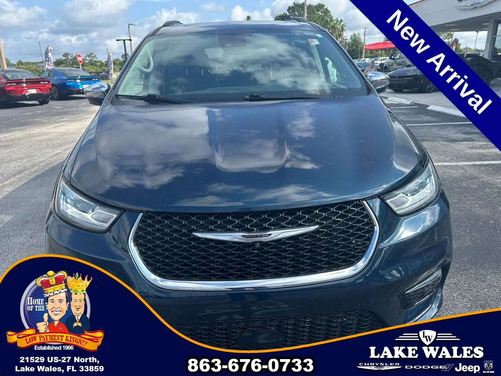 Used 2022 Blue Chrysler Limited image 8