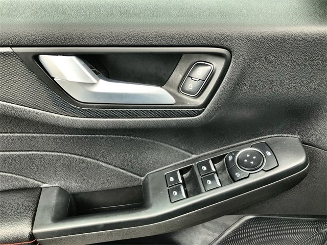 2024 Ford Escape ST-Line photo 4