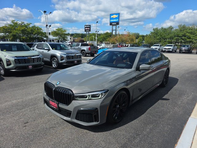Used 2022 Gray BMW 750i xDrive image 6