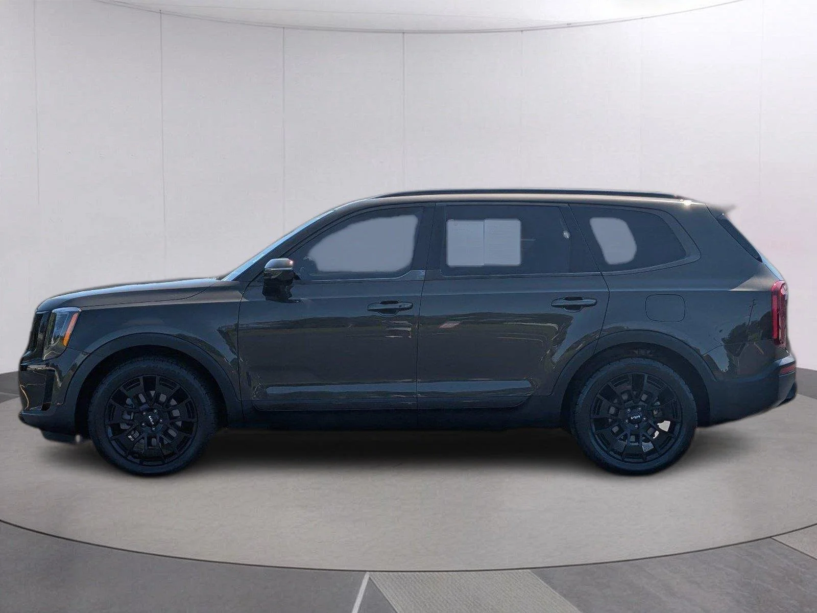 Used 2022 Dark Moss Kia SX image 2