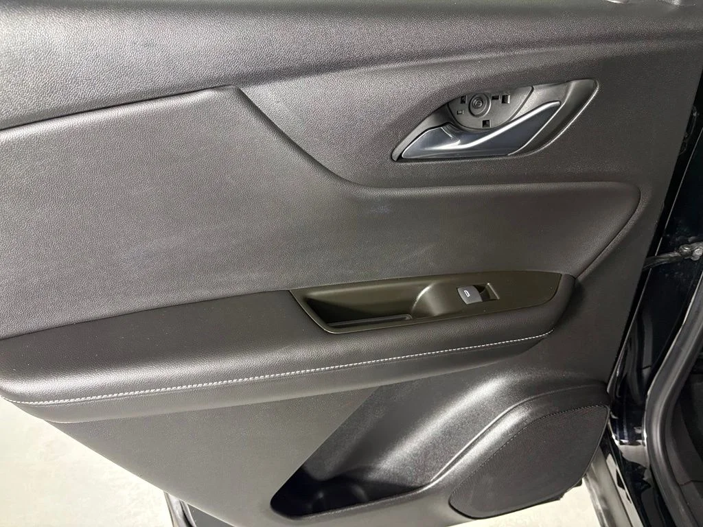 Used 2025 Black Chevrolet LT image 31