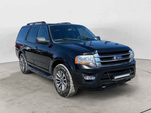 Used 2017 Black Ford XLT image 7