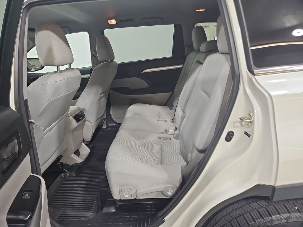 Used 2014 White Toyota LE image 24