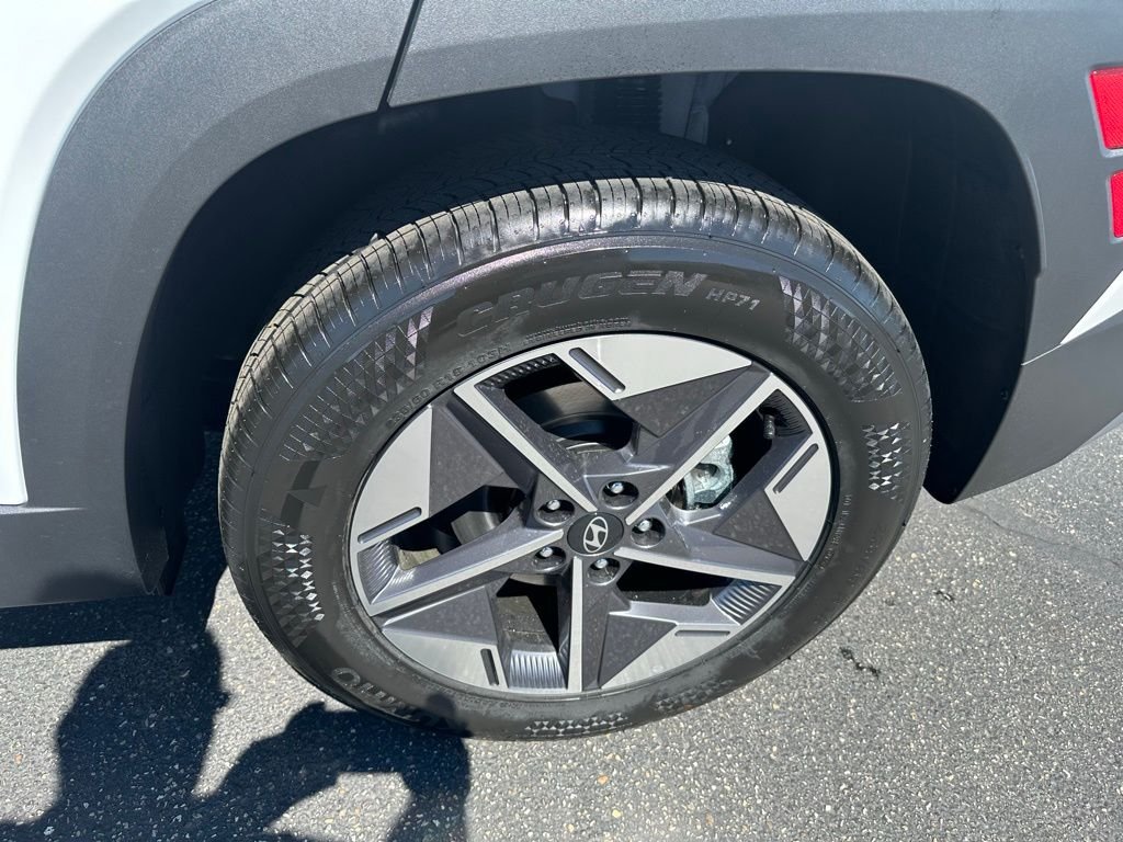 New 2026 White Hyundai SEL AWD image 6