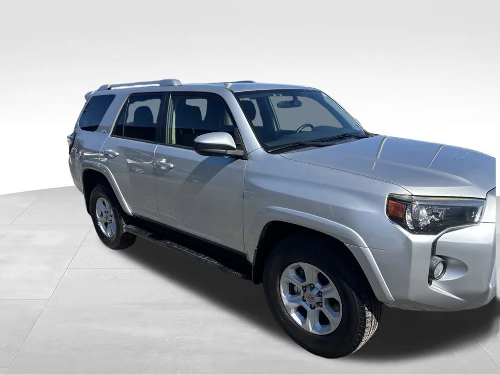 Used 2016 Silver Toyota SR5 image 10
