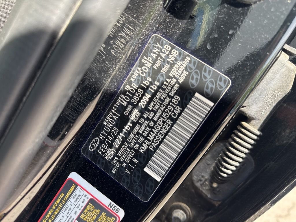 Used 2023 Black Hyundai SEL image 10