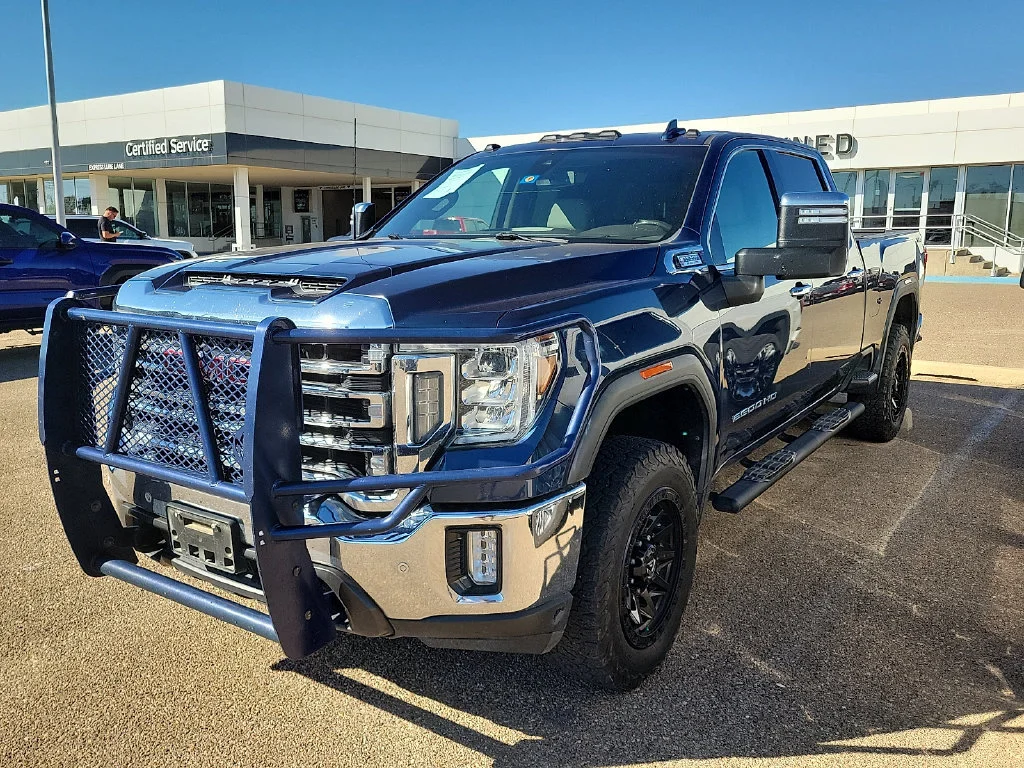 Used 2020 PACIFIC BLUE METALLIC GMC SLT image 3
