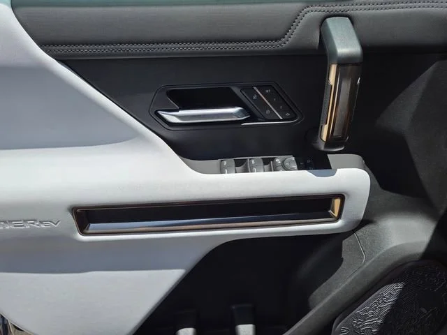 2025 GMC HUMMER EV 2X - Photo 21