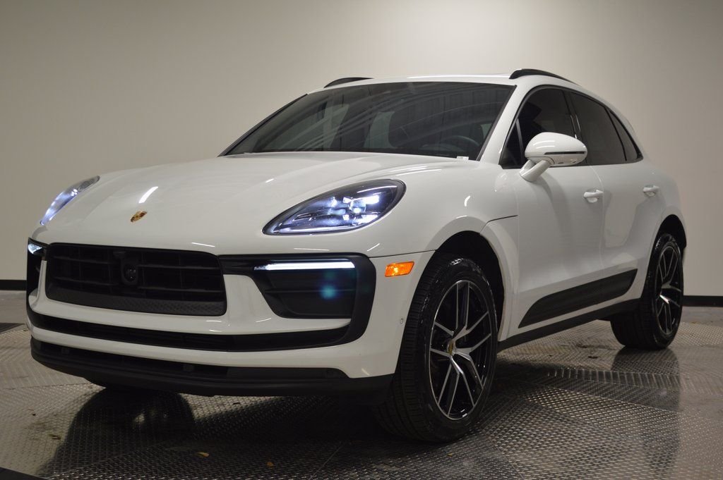 2022 Porsche Macan Base