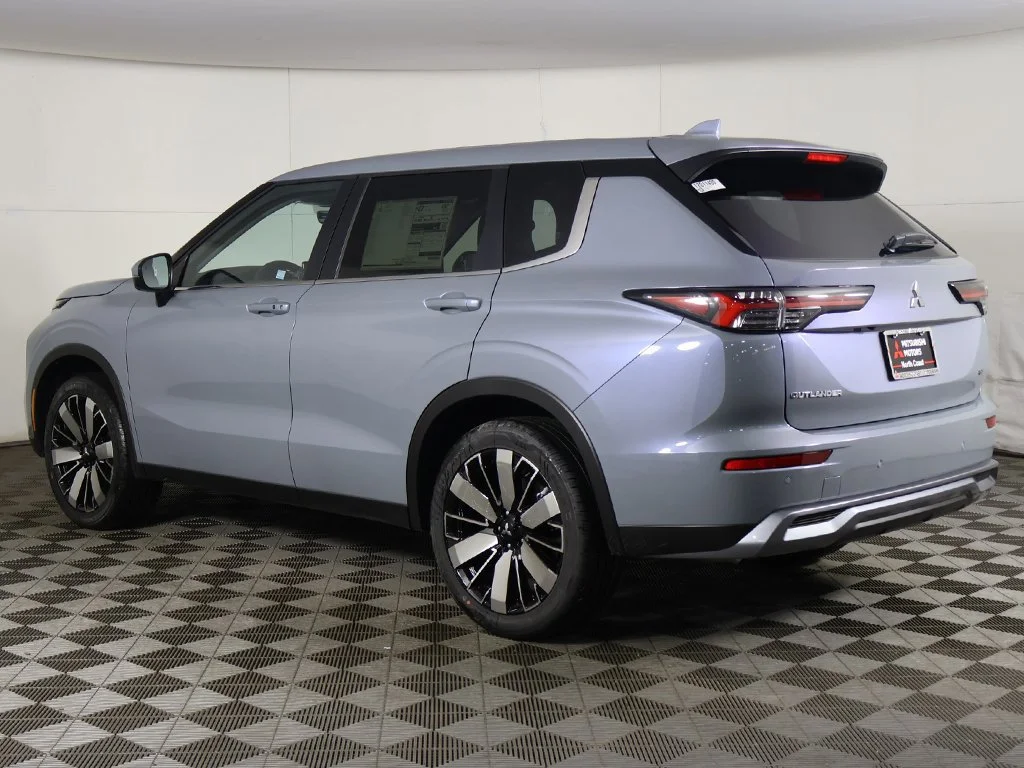 New 2026 Gray Mitsubishi SE 1.5T S-AWC image 11